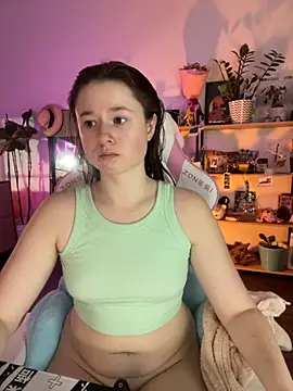 Snapshot of sweetest_pie chatting on 11.29.25 sweetest pie online show from 11.29.25