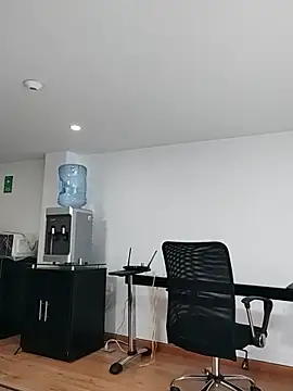 Snapshot of aisha_latina chatting on 10.23.25 aisha latina online show from 10.23.25