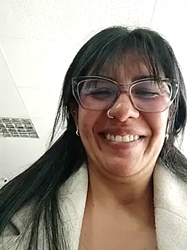 Snapshot of aisha_latina chatting on 11.28.25 aisha latina online show from 11.28.25