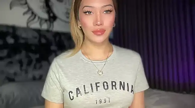 Snapshot of Jasmine_Elcock chatting on 02.12.25 Jasmine Elcock online show from 02.12.25