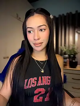Jasmine Elcock online show from 04.26.26