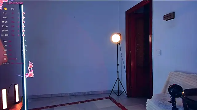 Snapshot of Arielle__03 chatting on 10.09.25 Arielle  03 online show from 10.09.25