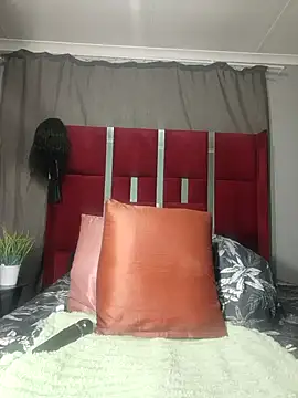 HoneyDropsX online show from 03.02.25