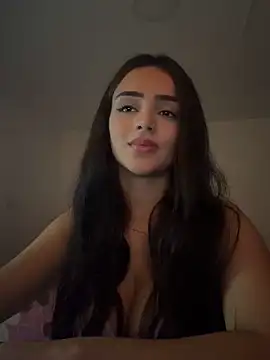 Snapshot of anniehart chatting on 05.15.26 anniehart online show from 05.15.26