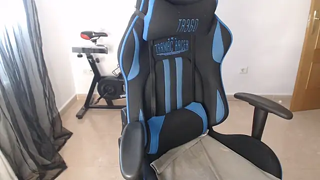 LARACRUZ30 online show from 03.02.26