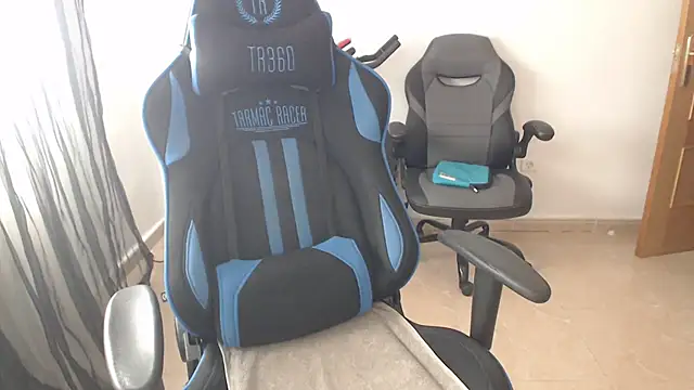 LARACRUZ30 online show from 03.29.26