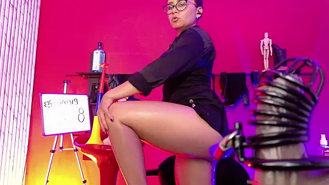 MistressSlut1 online show from 07.06.26