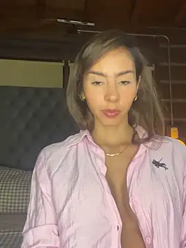 Snapshot of RouseColins chatting on 02.02.25 RouseColins online show from 02.02.25