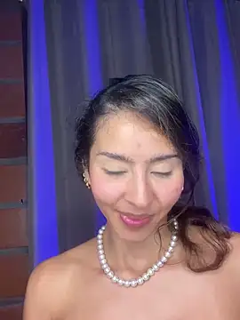 Snapshot of RouseColins chatting on 03.12.25 RouseColins online show from 03.12.25