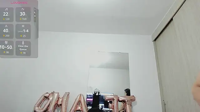 Snapshot of esmeraldamfc chatting on 11.14.25 esmeraldamfc online show from 11.14.25