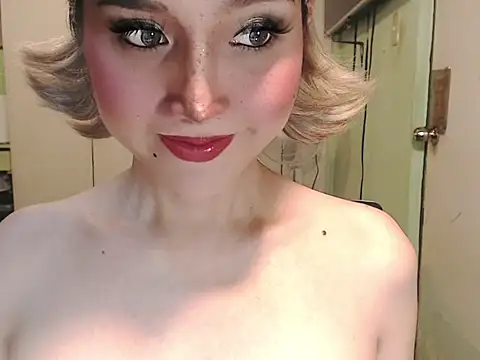 Snapshot of Ezradeliciosa chatting on 05.20.26 Ezradeliciosa online show from 05.20.26