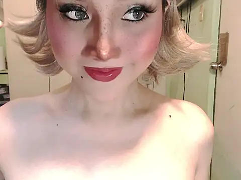 Snapshot of Ezradeliciosa chatting on 05.29.26 Ezradeliciosa online show from 05.29.26