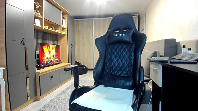 Snapshot of Claire95_ chatting on 10.15.25 Claire95 online show from 10.15.25