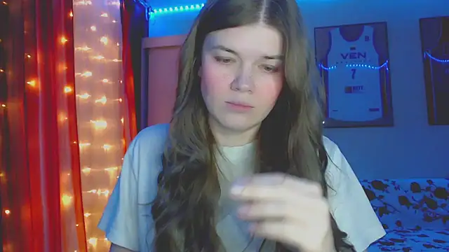 Snapshot of Klementa chatting on 10.22.25 Klementa online show from 10.22.25