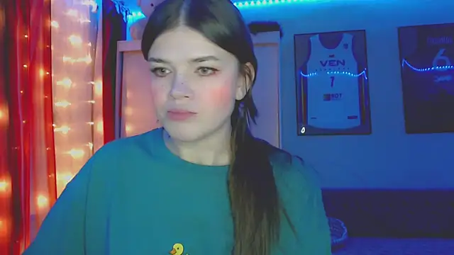 Snapshot of Klementa chatting on 02.28.26 Klementa online show from 02.28.26