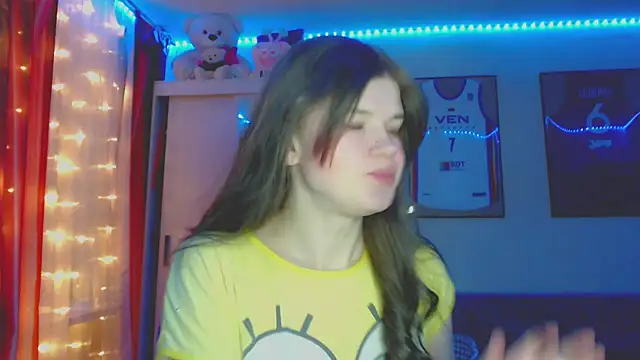 Snapshot of Klementa chatting on 04.02.26 Klementa online show from 04.02.26