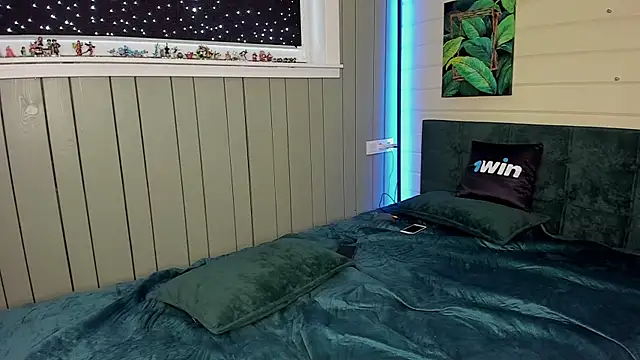 Snapshot of SandyChris chatting on 02.14.25 SandyChris online show from 02.14.25