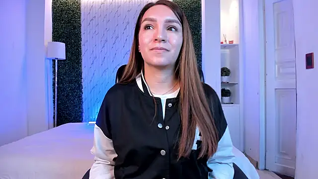 Snapshot of miataylorr1 chatting on 12.19.25 miataylorr1 online show from 12.19.25