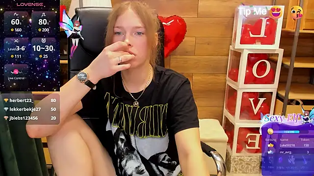  fiona Love online show from 03.10.25