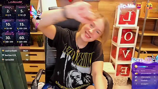  fiona Love online show from 03.13.25