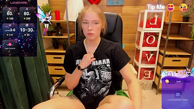  fiona Love online show from 03.18.25