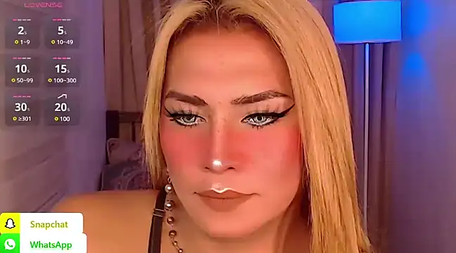 Snapshot of QUEEN_GIAMOORE69 chatting on 12.14.24 QUEEN GIAMOORE69 online show from 12.14.24