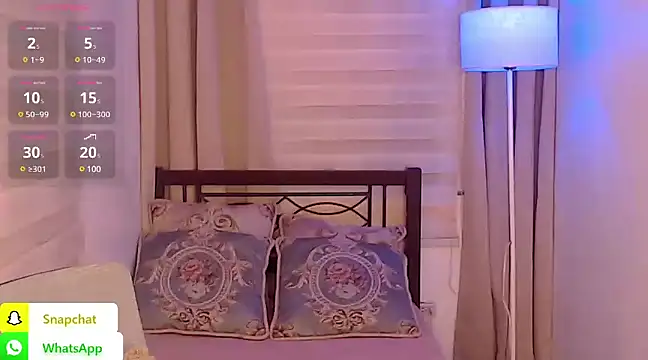 Snapshot of QUEEN_GIAMOORE69 chatting on 01.09.25 QUEEN GIAMOORE69 online show from 01.09.25