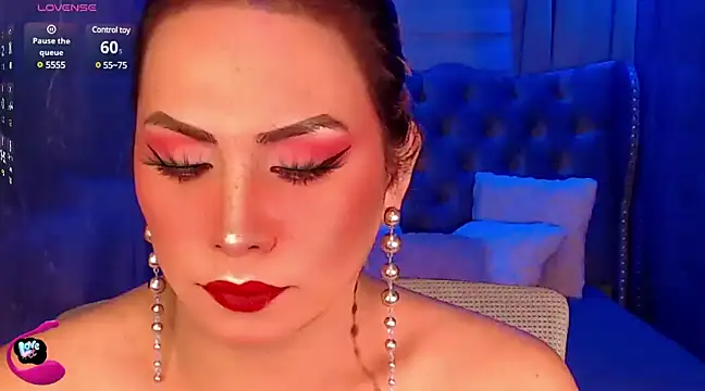 Snapshot of QUEEN_GIAMOORE69 chatting on 03.02.25 QUEEN GIAMOORE69 online show from 03.02.25