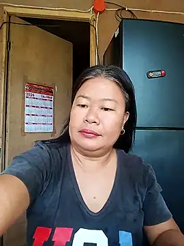 Snapshot of lickmepussy21 chatting on 04.05.26 lickmepussy21 online show from 04.05.26