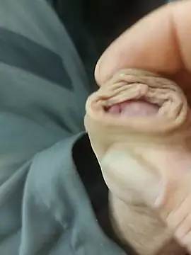 Snapshot of StarredAndrej chatting on 11.07.25 StarredAndrej online show from 11.07.25