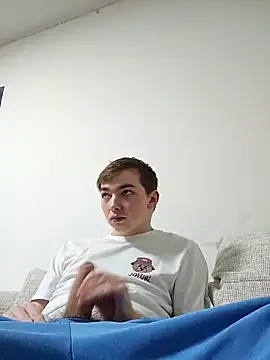 Snapshot of BigJuicy18cm chatting on 02.06.25 BigJuicy18cm online show from 02.06.25