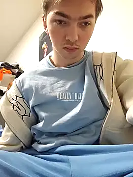 Snapshot of BigJuicy18cm chatting on 02.19.25 BigJuicy18cm online show from 02.19.25