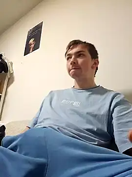 Snapshot of BigJuicy18cm chatting on 02.19.25 BigJuicy18cm online show from 02.19.25