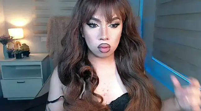 Snapshot of RebecaNextToYou chatting on 02.28.25 RebecaNextToYou online show from 02.28.25
