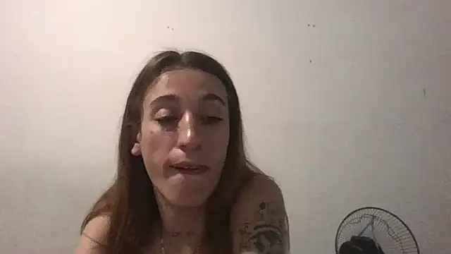 Snapshot of andreahhill chatting on 11.28.25 andreahhill online show from 11.28.25