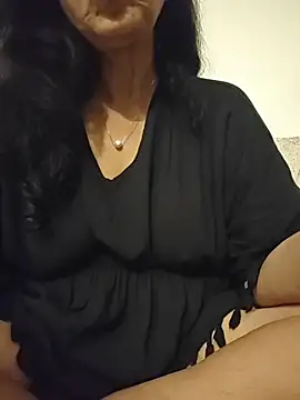 Snapshot of Susannemilf chatting on 04.19.26 Susannemilf online show from 04.19.26