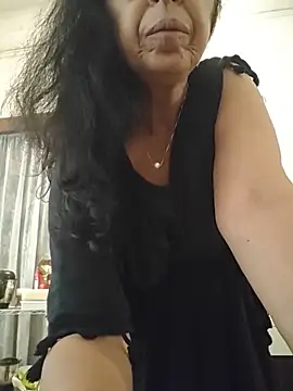Snapshot of Susannemilf chatting on 04.20.26 Susannemilf online show from 04.20.26