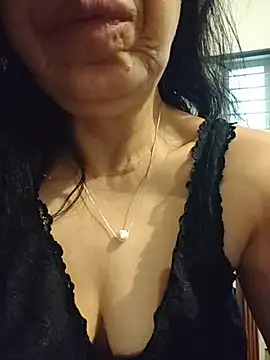 Snapshot of Susannemilf chatting on 04.25.26 Susannemilf online show from 04.25.26