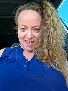 julimonroe online show from 04.18.26