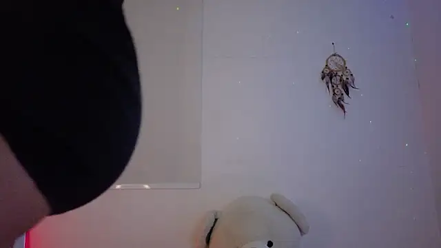 Lia Tinez online show from 11.04.25