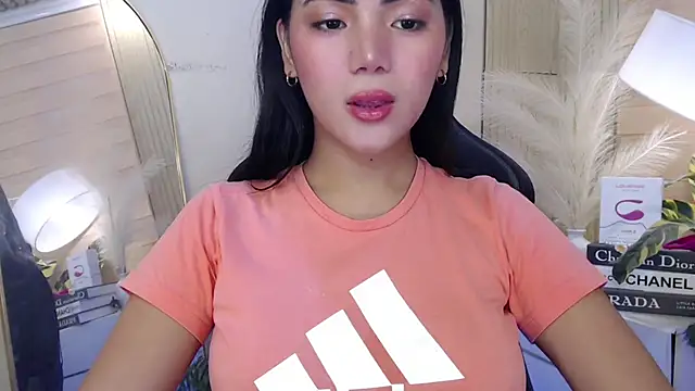 Snapshot of Martha_pookerxxx chatting on 11.22.25 Martha pookerxxx online show from 11.22.25