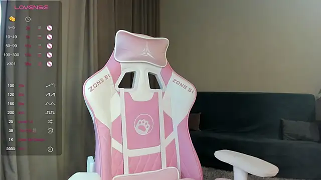 JenniferQueen11 online show from 01.12.25