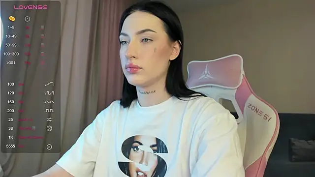 JenniferQueen11 online show from 01.16.25