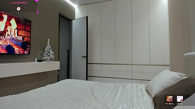 Snapshot of JenniferQueen11 chatting on 01.14.26 JenniferQueen11 online show from 01.14.26