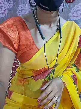 Snapshot of XBHUUME chatting on 12.03.24 XBHUUME online show from 12.03.24