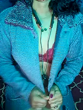 Snapshot of XBHUUME chatting on 01.08.25 XBHUUME online show from 01.08.25