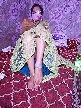 Snapshot of XBHUUME chatting on 02.05.25 XBHUUME online show from 02.05.25