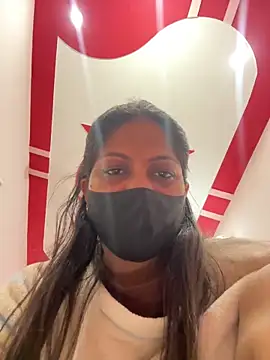 Snapshot of katrina_0143 chatting on 12.14.25 katrina 0143 online show from 12.14.25