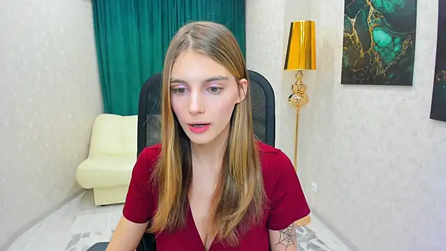 Snapshot of RedLipse chatting on 01.24.25 RedLipse online show from 01.24.25