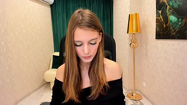 Snapshot of RedLipse chatting on 02.16.25 RedLipse online show from 02.16.25